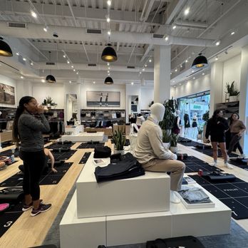 Vuori - Men's Clothing Near Me - San Diego, California Vuori - Men's Clothing Near Me - San Diego, California