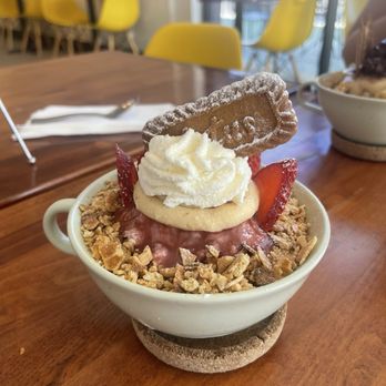 Sweet Mong - Strawberry Cheesecake Bingsoo - Coffee & Tea Near Me - Las Vegas, Nevada Sweet Mong - Strawberry Cheesecake Bingsoo - Coffee & Tea Near Me - Las Vegas, Nevada