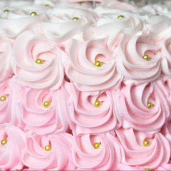 Cynthia's kitchen - Ombre Outside of the baby shower cake - Cupcakes Near Me - Humble, Texas