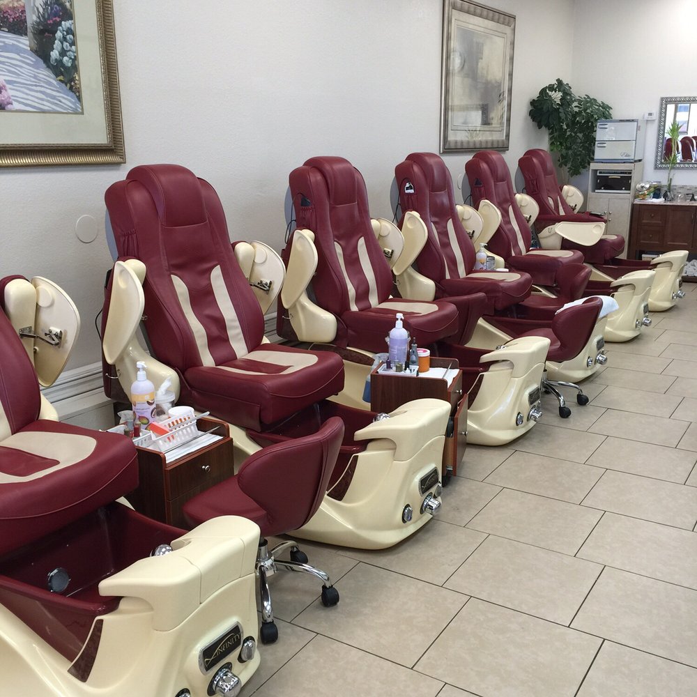 UK Nails - Their service stations as well as spa area (like in this photo) are always clean and orderly! - Nail Salons Near Me - Phoenix, Arizona UK Nails - Their service stations as well as spa area (like in this photo) are always clean and orderly! - Nail Salons Near Me - Phoenix, Arizona