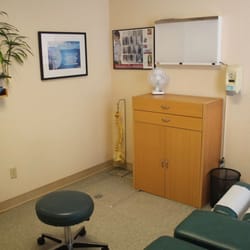 AdvanceHealth Chiropractic & Rehabilitation - Adjusting room