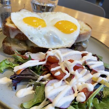 Flipper’s - Croque MADAME with salad - Pancakes Near Me - New York, New York