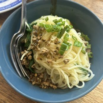 HUPO 琥珀 - Dan Dan Noodles - Szechuan Near Me - Long Island City, New York HUPO 琥珀 - Dan Dan Noodles - Szechuan Near Me - Long Island City, New York