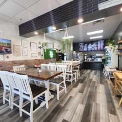 Crave Protein Cafe - Dining room