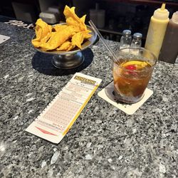 Ocean Kai - Crab Rangoon + Mai tai