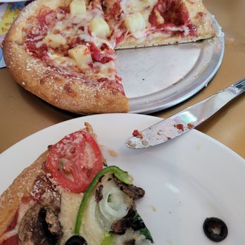 Mellow Mushroom Virginia Beach - Veggie and small cheese plus pineapple - Pizza Near Me - Virginia Beach, Virginia Mellow Mushroom Virginia Beach - Veggie and small cheese plus pineapple - Pizza Near Me - Virginia Beach, Virginia