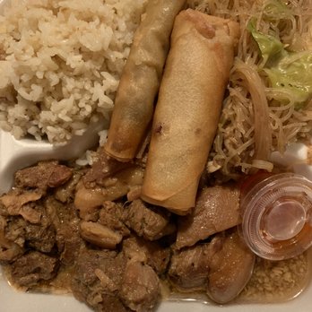 Rolling Lumpia - Pork Adobo, Pancit, Garlic Fried Rice, 2 Lumpia. - Food Trucks Near Me Rolling Lumpia - Pork Adobo, Pancit, Garlic Fried Rice, 2 Lumpia. - Food Trucks Near Me