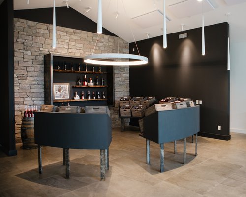 13th Street Winery by null