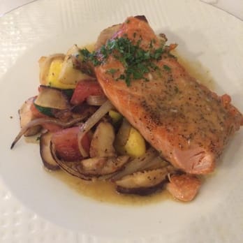 Lynn's Bistro - Wild salmon with potato gratin and veggies - French Near Me - Kirkland, Washington Lynn's Bistro - Wild salmon with potato gratin and veggies - French Near Me - Kirkland, Washington