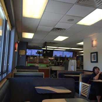 McDonald's - Inside McDonald's - Burgers Near Me - Glasgow, Delaware