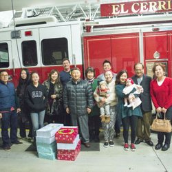 Berkeley Zion Presbyterian Church - Visited El Cerrito Fire Station on Christmas Eve.