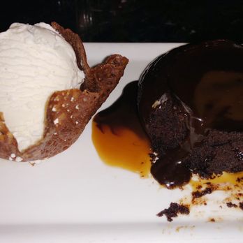 Earls Kitchen + Bar - Sticky Toffee Chocolate Pudding - New American Near Me - Boston, Massachusetts Earls Kitchen + Bar - Sticky Toffee Chocolate Pudding - New American Near Me - Boston, Massachusetts