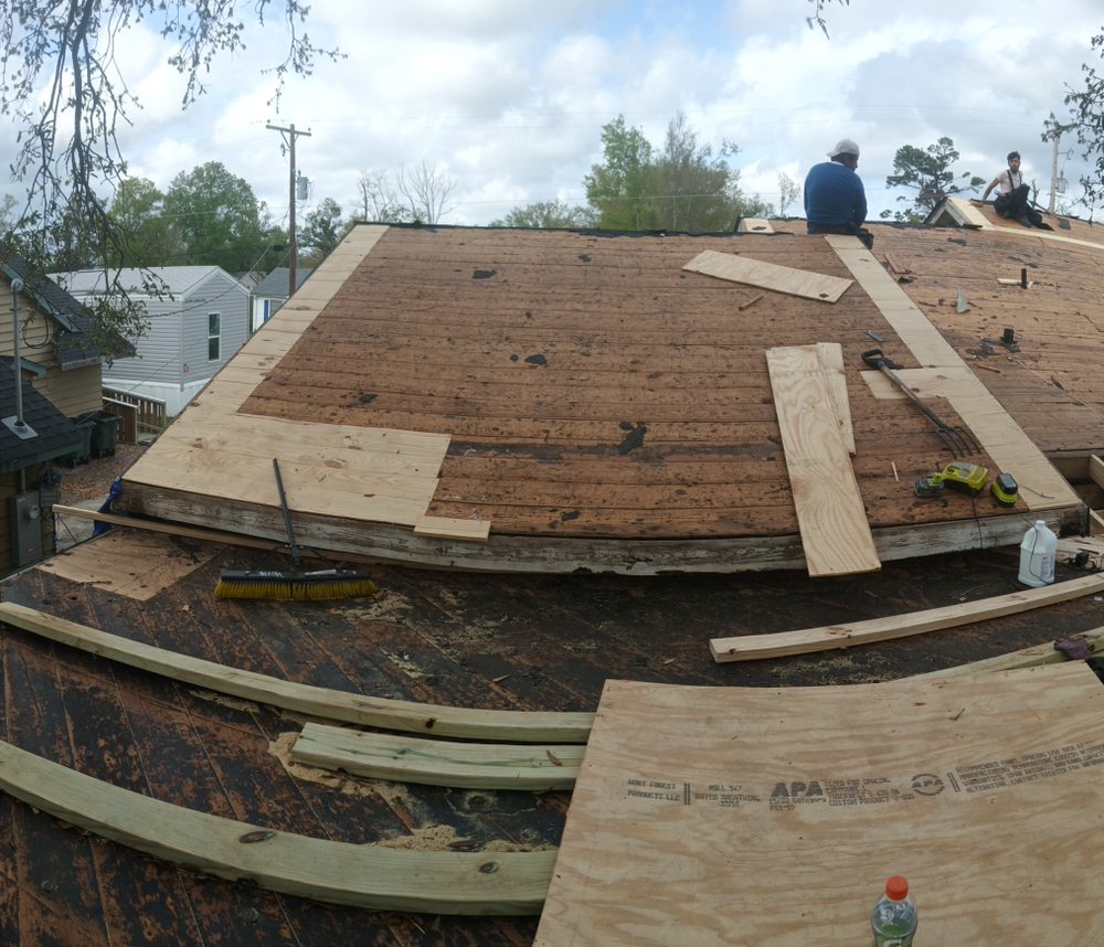 Slide of Juventino Rosas Roofing