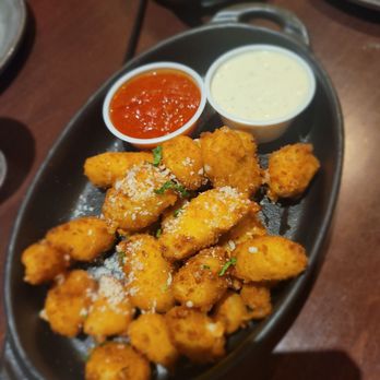 Bar Louie - Brookfield - Fried Cheese Curds - Bars Near Me - Brookfield, Wisconsin
