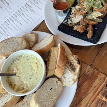 Giovanni - Artichoke dip and calamari - Italian Near Me - Rockwall, Texas