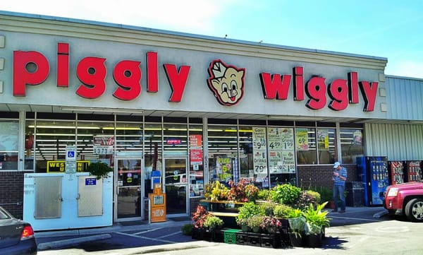 ファイヤーキング　ジェダイpiggly wiggly grocery store Piggly Wiggly opens to grand fanfare
