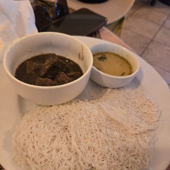Red Pepper Diner - String hoppers with beef curry - Sri Lankan Near Me - Beacon, New York
