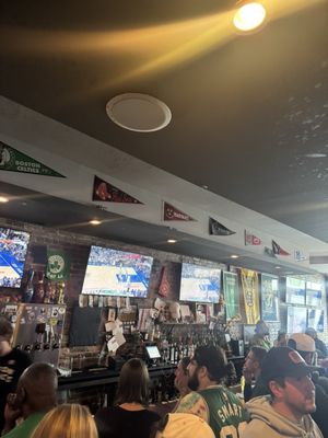 Shine Square Pub by null