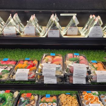 H Mart - Sushi and Triangle kimbap - Grocery Near Me - New York, New York