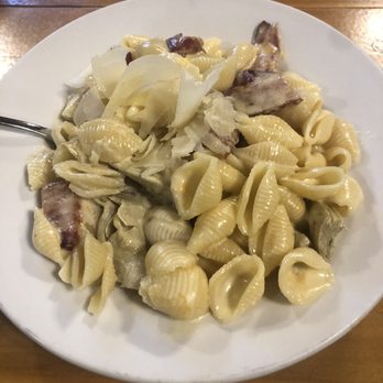 Side Street Cafe - Create Your Own Mac And Cheese with bacon and artichoke - American Near Me - Bar Harbor, Maine