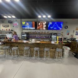 Tune Up The Manly Salon - Have a drink at the bar