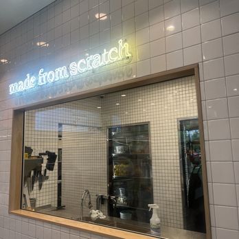 sweetgreen - Healthy Salads, Wraps, and Bowls - Cute decor - Salad Near Me - Tustin, California sweetgreen - Healthy Salads, Wraps, and Bowls - Cute decor - Salad Near Me - Tustin, California