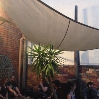 The Catfish - 奥のテラス席が雰囲気いいです - Pubs Near Me - Fitzroy, VIC The Catfish - 奥のテラス席が雰囲気いいです - Pubs Near Me - Fitzroy, VIC