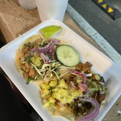 Taqueria Mendoza - Carne asada and al pastor tacos