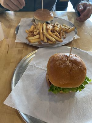 BGR Burgers Grilled Right by null