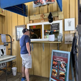 Lavaca BBQ - Order at the window - Barbeque Near Me - Victoria, Texas