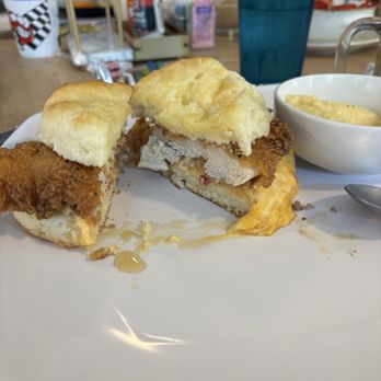 Periwinkle Kitchen - Fried chicken and pimento cheese biscuit - American Near Me - Johns Island, South Carolina Periwinkle Kitchen - Fried chicken and pimento cheese biscuit - American Near Me - Johns Island, South Carolina