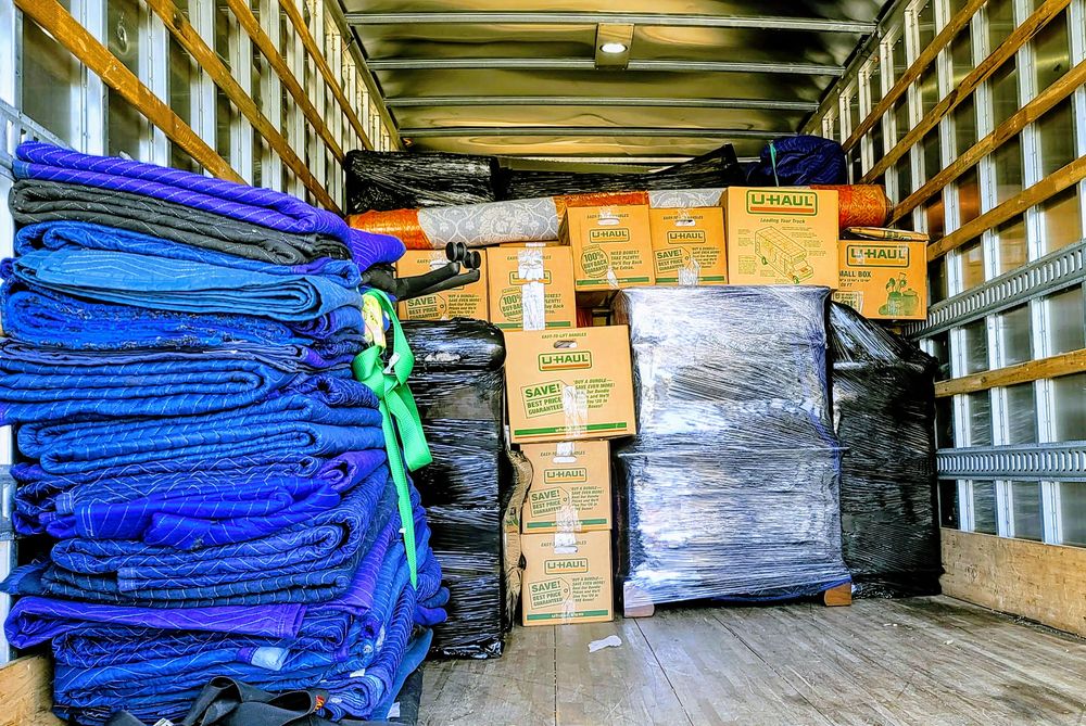 NEW NEIGHBORS MOVING Updated October 2024 34 Photos 708 E Cesar Chavez Ave, Lansing