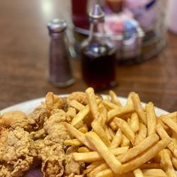 Jack Dempsey's Restaurant & Bar - Fried shrimp and oysters