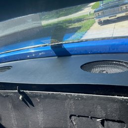 Rear package tray Rear package tray