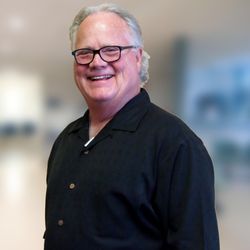 United Chiropractic Clinic - Dr. Davis has served his community for 30+ years and appreciates and loves all his patients!