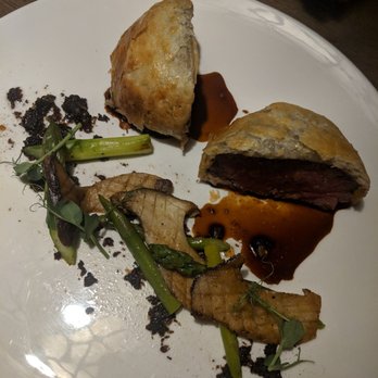 Stage Restaurant - Beef Wellington - New American Near Me - Honolulu, Hawaii