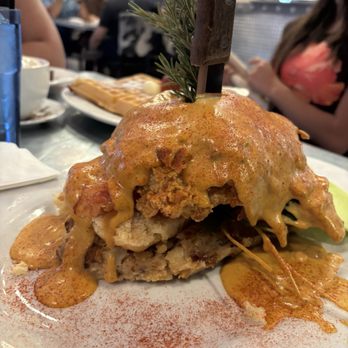 Hash House A Go Go - Chicken Benedict - Breakfast & Brunch Near Me - Las Vegas, Nevada