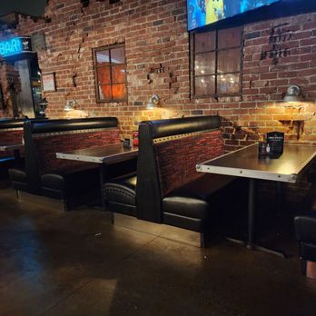 Hellfired Pizza - Cool place... - Pizza Near Me - Wood Village, Oregon