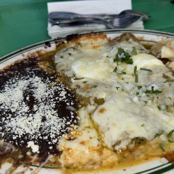 El Molino Central - Chicken Enchiladas Suizas - Mexican Near Me - Sonoma, California El Molino Central - Chicken Enchiladas Suizas - Mexican Near Me - Sonoma, California