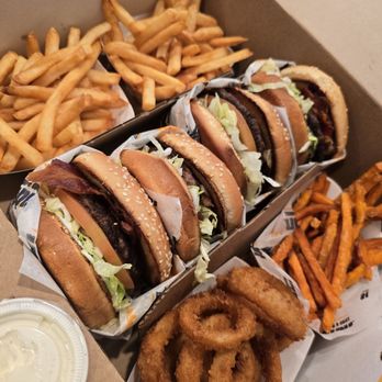 Habit Burger & Grill - Family box - Burgers Near Me - Gilroy, California Habit Burger & Grill - Family box - Burgers Near Me - Gilroy, California
