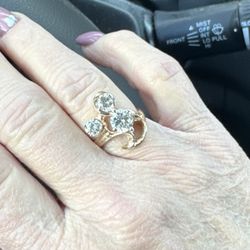 Gold and diamonds ring