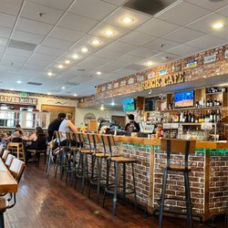 833 Brick Cafe - Bar Counter
