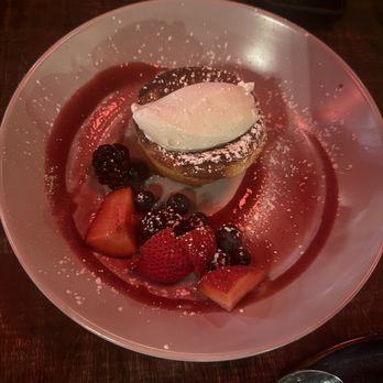 The Magpie - Butter cake - New American Near Me - San Antonio, Texas The Magpie - Butter cake - New American Near Me - San Antonio, Texas