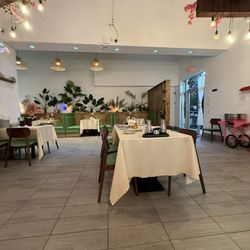 Ni Hao - Interior