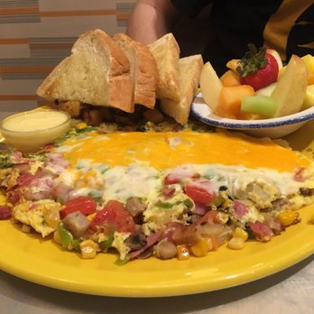 De Dutch - Boer Farmers Omelette w/ fruits, hash browns and toast - Breakfast & Brunch Near Me - Edmonton, Alberta De Dutch - Boer Farmers Omelette w/ fruits, hash browns and toast - Breakfast & Brunch Near Me - Edmonton, Alberta