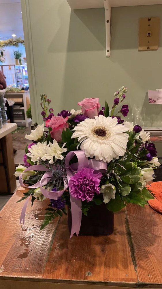 CHARLESWOOD FLORISTS Updated August 2024 80 Photos 3534 Roblin