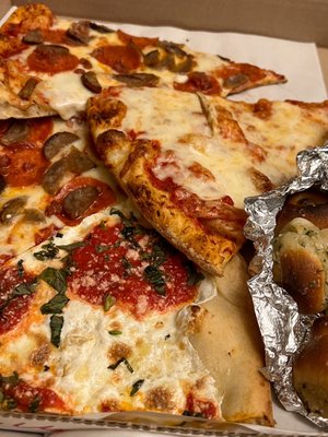 Traditas Pizza by null