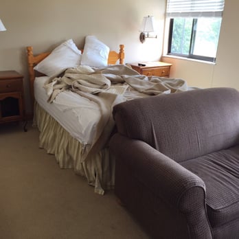 Vineyard Inn On Suttons Bay - Inside suite 5-sorry this was at check out so the bed isn't made - Italian Near Me - Suttons Bay, Michigan