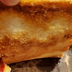Milanese Pizza - Provocative underside of the blissful crust