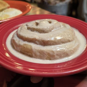 WiseCracks Cafe - Cinnamon bun! - Breakfast & Brunch Near Me - Corvallis, Oregon